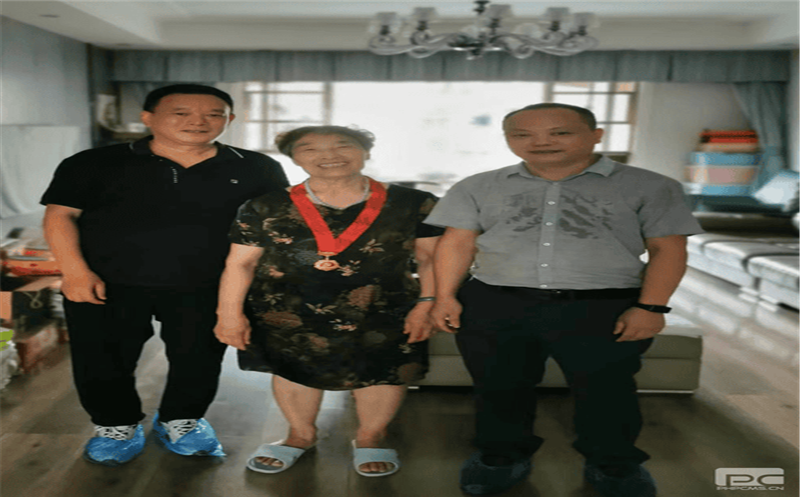 �ش�����쵼�߷�ο�ʡ������ڵ�50�ꡱ�ϵ�Ա